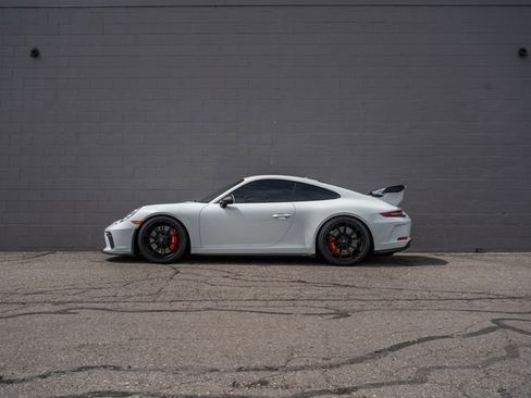 Certified 2018 Porsche 911 GT3 w/ Sport Chrono Package RWD image 2