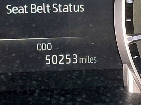 Used 2022 Toyota Highlander XLE image 19