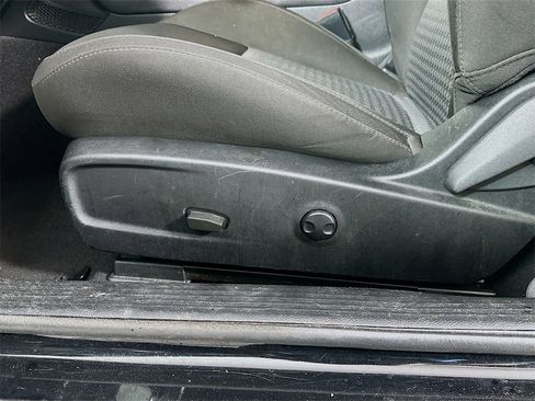 Used 2022 Dodge Challenger GT image 22