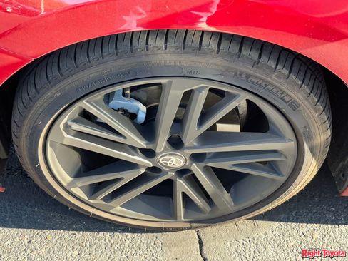 Used 2026 Toyota Camry XLE w/ Convenience Package image 8