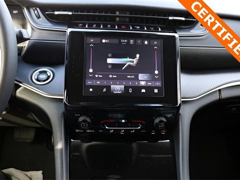 Used 2023 Jeep Grand Cherokee Laredo image 20