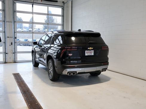 New 2026 Chevrolet Traverse LT w/ Enhanced Driving Package image 8