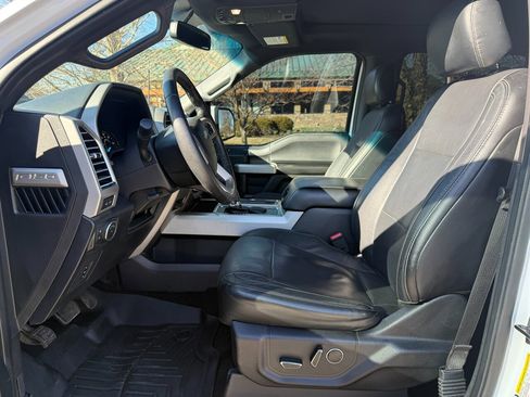 Used 2015 Ford F150 Lariat image 9