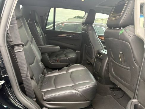 Used 2019 Cadillac Escalade Luxury w/ LPO, Radiant Package RWD image 12