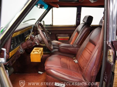 Used 1989 Jeep Grand Wagoneer image 38
