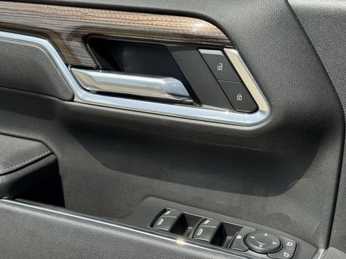 Used 2025 Chevrolet Silverado 1500 LT Trail Boss w/ Convenience Package II AWD/4WD image 22