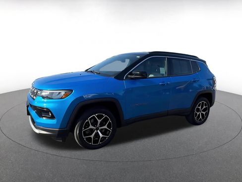 Used 2025 Jeep Compass Limited AWD/4WD image 6