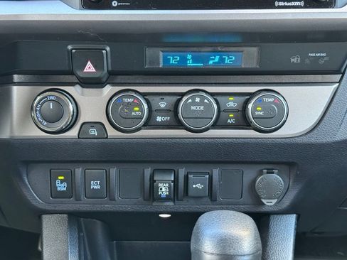 Used 2021 Toyota Tacoma SR5 w/ Technology Package AWD/4WD image 28