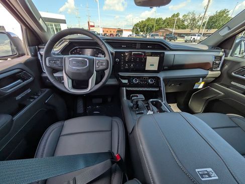 New 2026 GMC Sierra 1500 Denali w/ Denali Reserve Package AWD/4WD image 15
