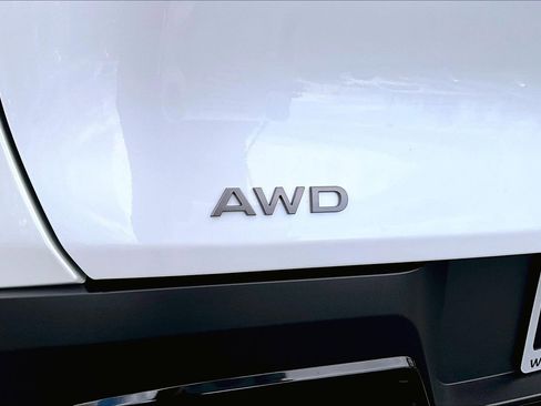New 2026 Nissan Murano SV AWD/4WD image 9