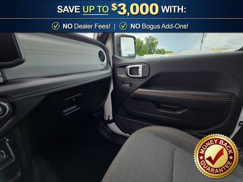 Used 2025 Jeep Wrangler Unlimited Sahara AWD/4WD image 27