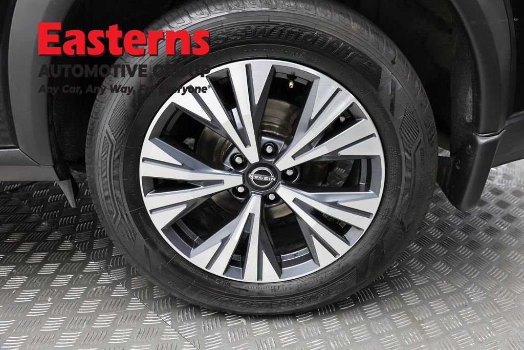 Used 2023 Nissan Rogue SV AWD/4WD image 8