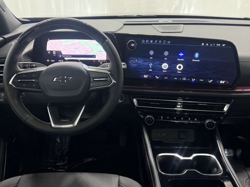 Used 2025 Chevrolet Traverse Z71 w/ Enhanced Driving Package image 16