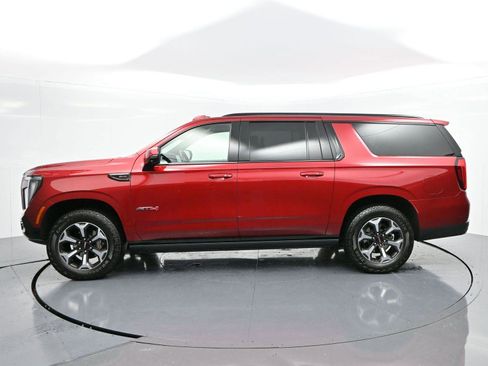 Used 2025 GMC Yukon XL AT4 Ultimate AWD/4WD image 4