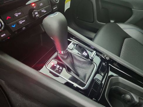 New 2026 Jeep Compass Latitude AWD/4WD image 28