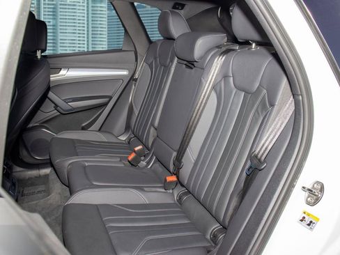 Used 2025 Audi Q5 2.0T Premium image 7