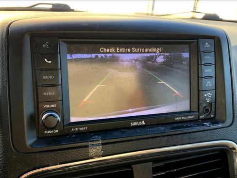 Used 2019 Dodge Grand Caravan SE w/ UConnect Hands-Free Group image 22