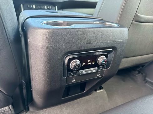 Used 2022 Chevrolet Tahoe Z71 w/ Z71 Off-Road Package AWD/4WD image 16