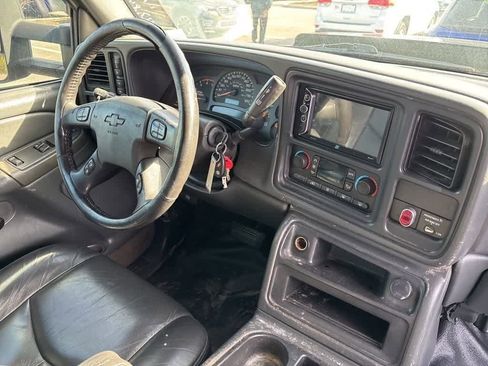 Used 2003 Chevrolet Silverado 2500 LS w/ Skid Plate Package image 7