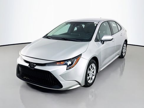 Used 2021 Toyota Corolla LE FWD image 4