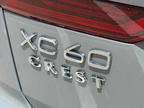 New 2026 Volvo XC60 T8 Plus w/ Climate Package PRO AWD/4WD image 8