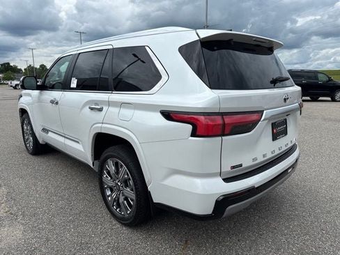 Used 2026 Toyota Sequoia Capstone AWD/4WD image 10
