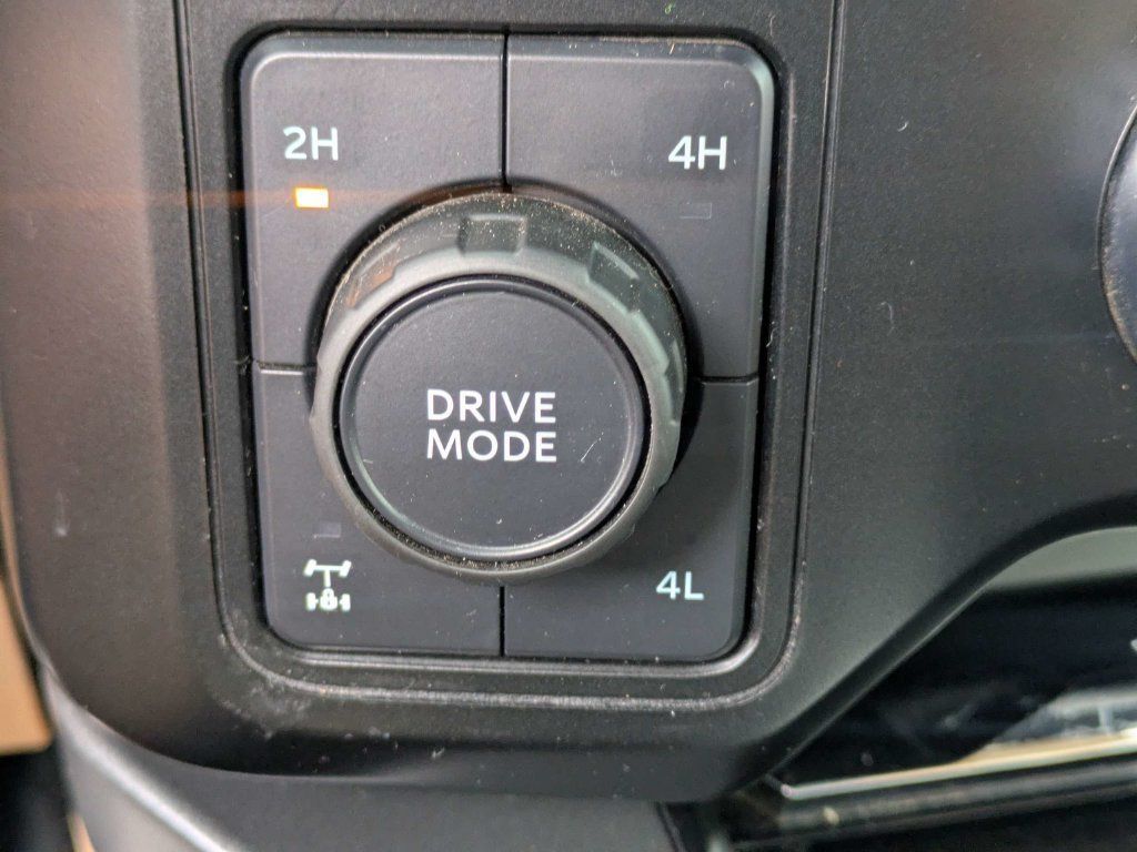 Used 2023 Ford F250 Lariat w/ Lariat Ultimate Package AWD/4WD image 26