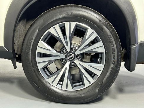 Used 2023 Nissan Rogue SV w/ SV Premium Package image 36