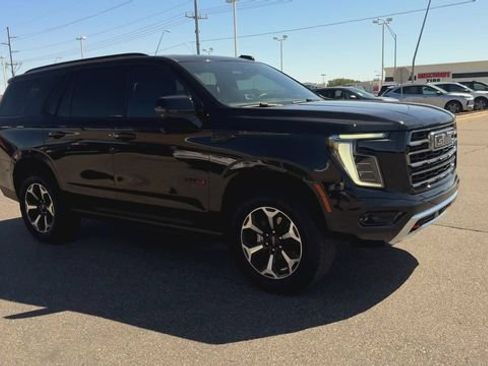Used 2025 GMC Yukon AT4 w/ AT4 Premium Package AWD/4WD image 2