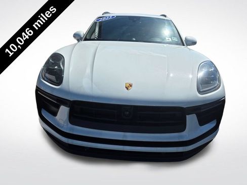 Used 2025 Porsche Macan AWD/4WD image 2