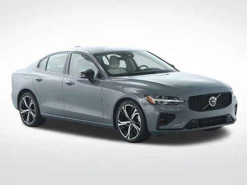 Used 2024 Volvo S60 B5 Plus FWD image 10