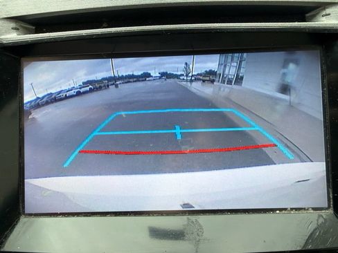 Used 2015 Toyota Venza LE FWD image 7
