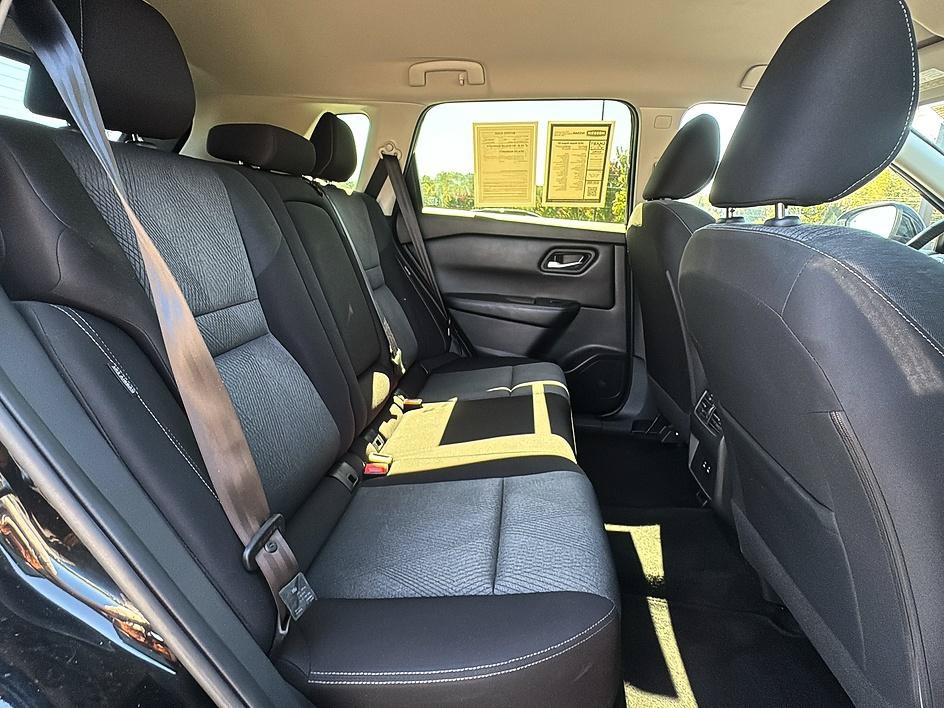 Certified 2025 Nissan Rogue SV AWD/4WD image 23