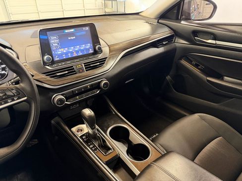 Used 2023 Nissan Altima 2.5 SV image 18