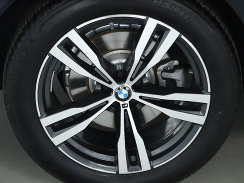 Certified 2025 BMW X7 xDrive40i w/ M Sport Package image 12