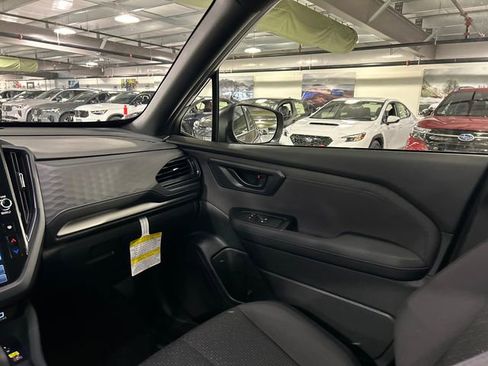 Used 2025 Subaru Forester Premium AWD/4WD image 26