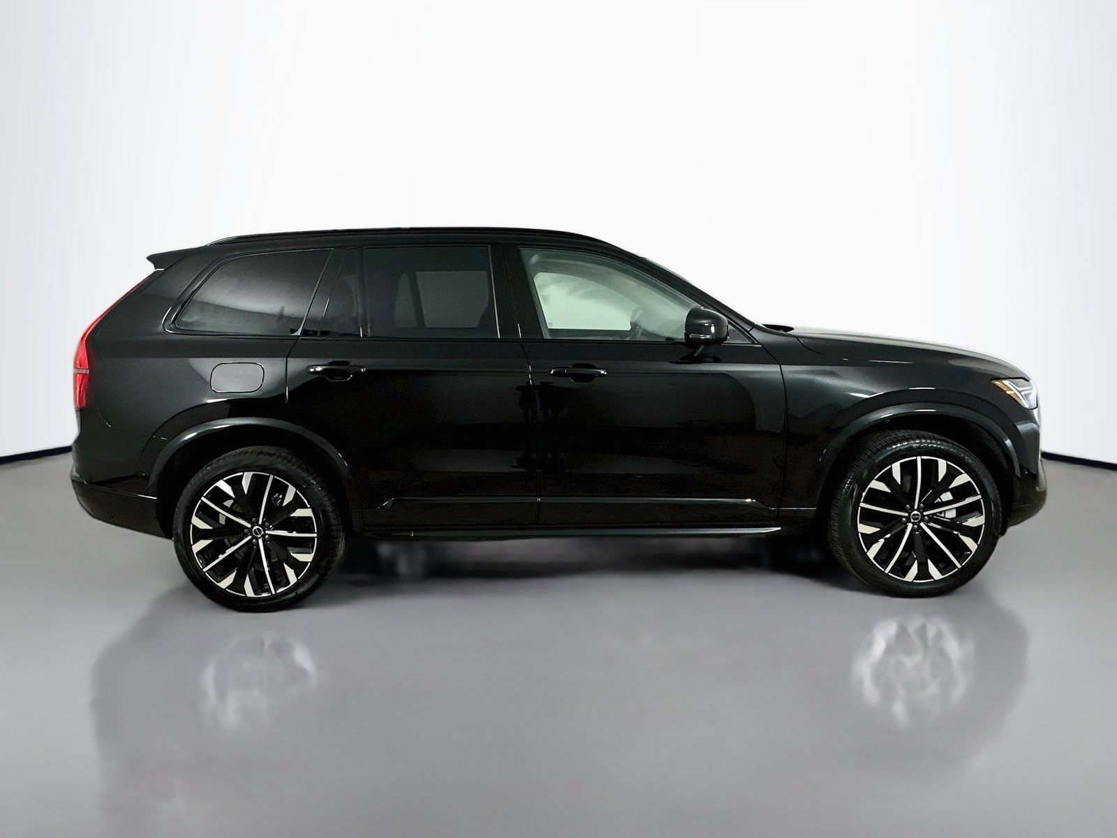 Used 2026 Volvo XC90 B6 Ultra AWD/4WD image 4