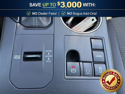 Used 2023 Toyota Highlander L image 26