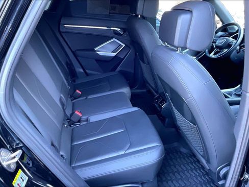 Used 2020 Audi Q3 2.0T Premium w/ Convenience Package image 18