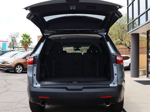 Used 2021 Chevrolet Traverse LT FWD image 22