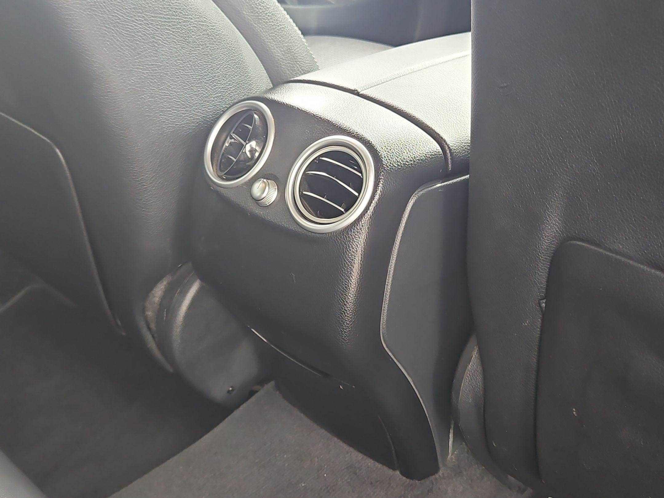 Used 2021 Mercedes-Benz GLC 300 4MATIC image 28
