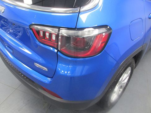Used 2024 Jeep Compass Latitude AWD/4WD image 11