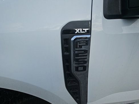 Used 2024 Ford F250 XLT image 5