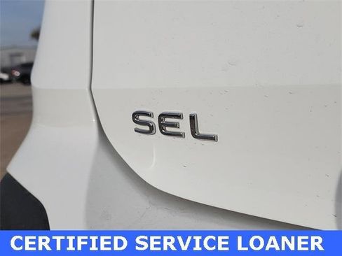 New 2025 Volkswagen Taos SEL image 5