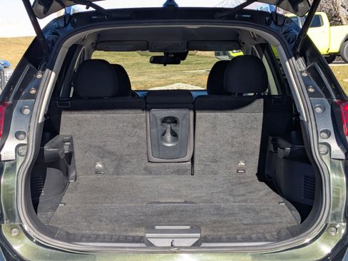 Used 2020 Nissan Rogue SV image 32