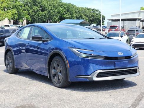 New 2026 Toyota Prius Plug-In Hybrid FWD image 2