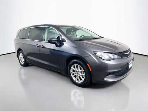 Used 2023 Chrysler Voyager LX FWD image 22