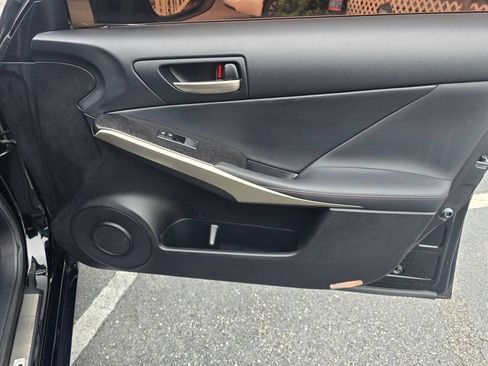 Used 2019 Lexus IS 300 RWD image 18