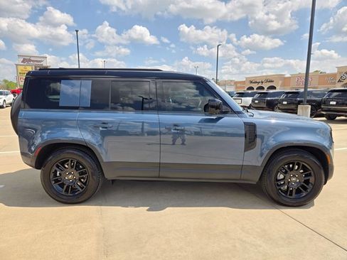 Used 2025 Land Rover Defender 110 S image 4