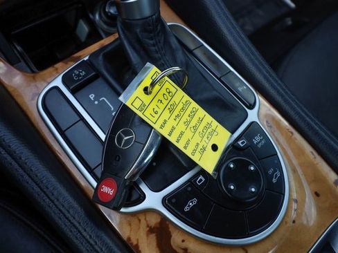 Used 2011 Mercedes-Benz SL 550 image 8